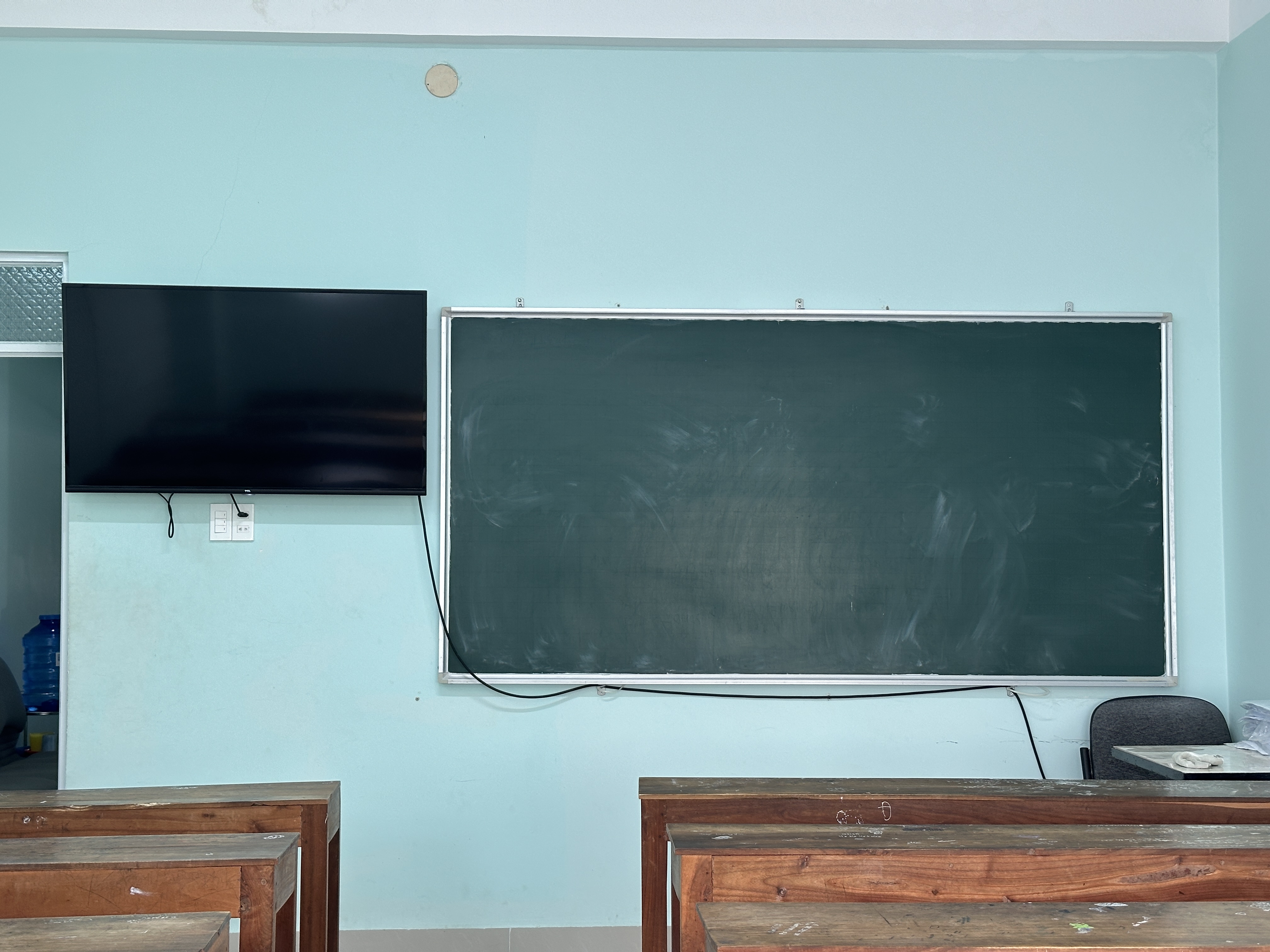 Hình 1 - Cơ sở vật chất